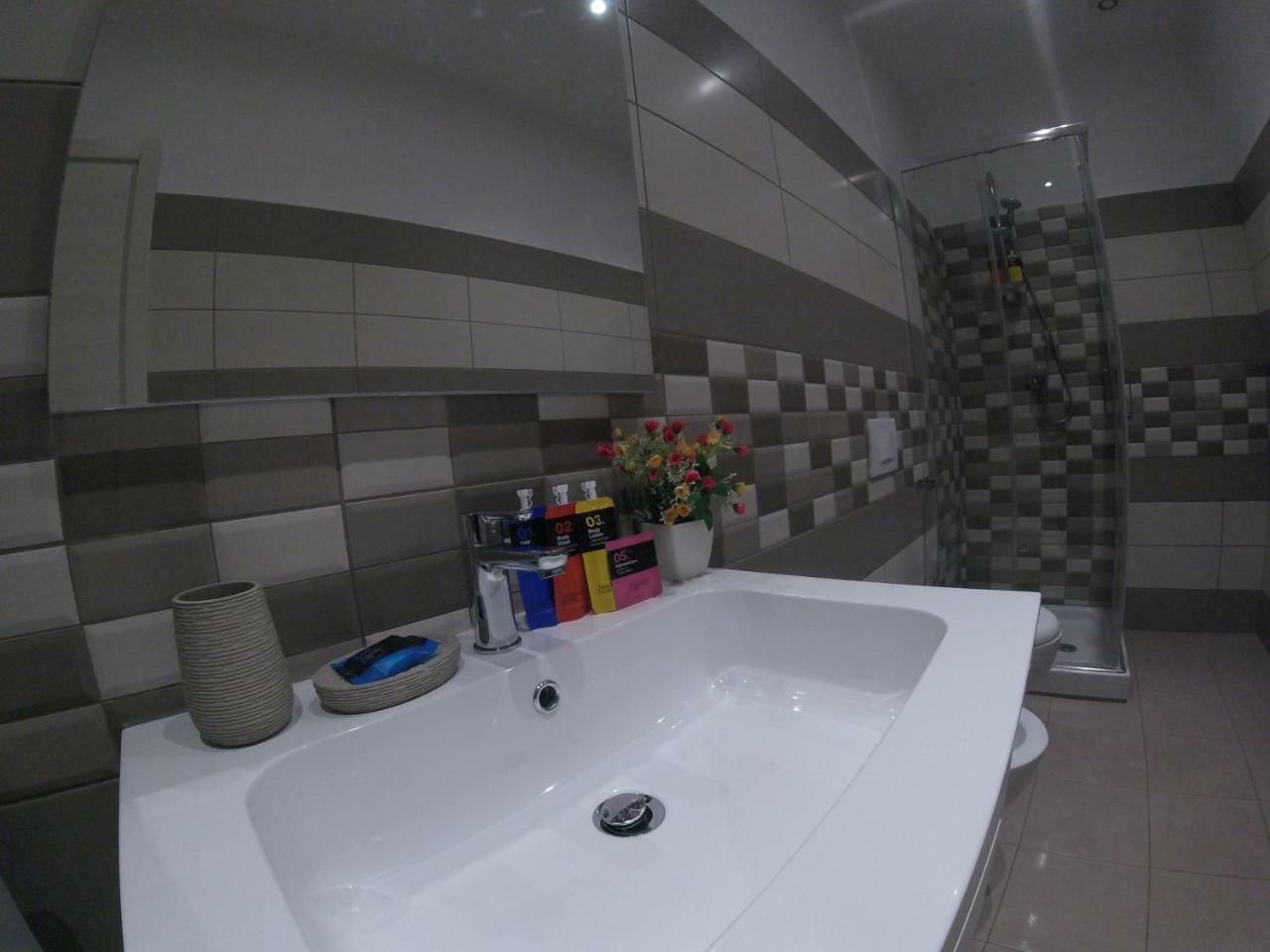 Oudeis Holidays Apartments トロペーア エクステリア 写真