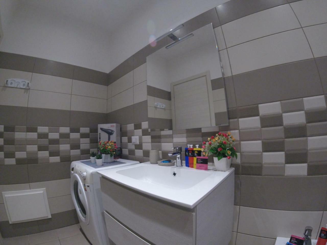 Oudeis Holidays Apartments トロペーア エクステリア 写真