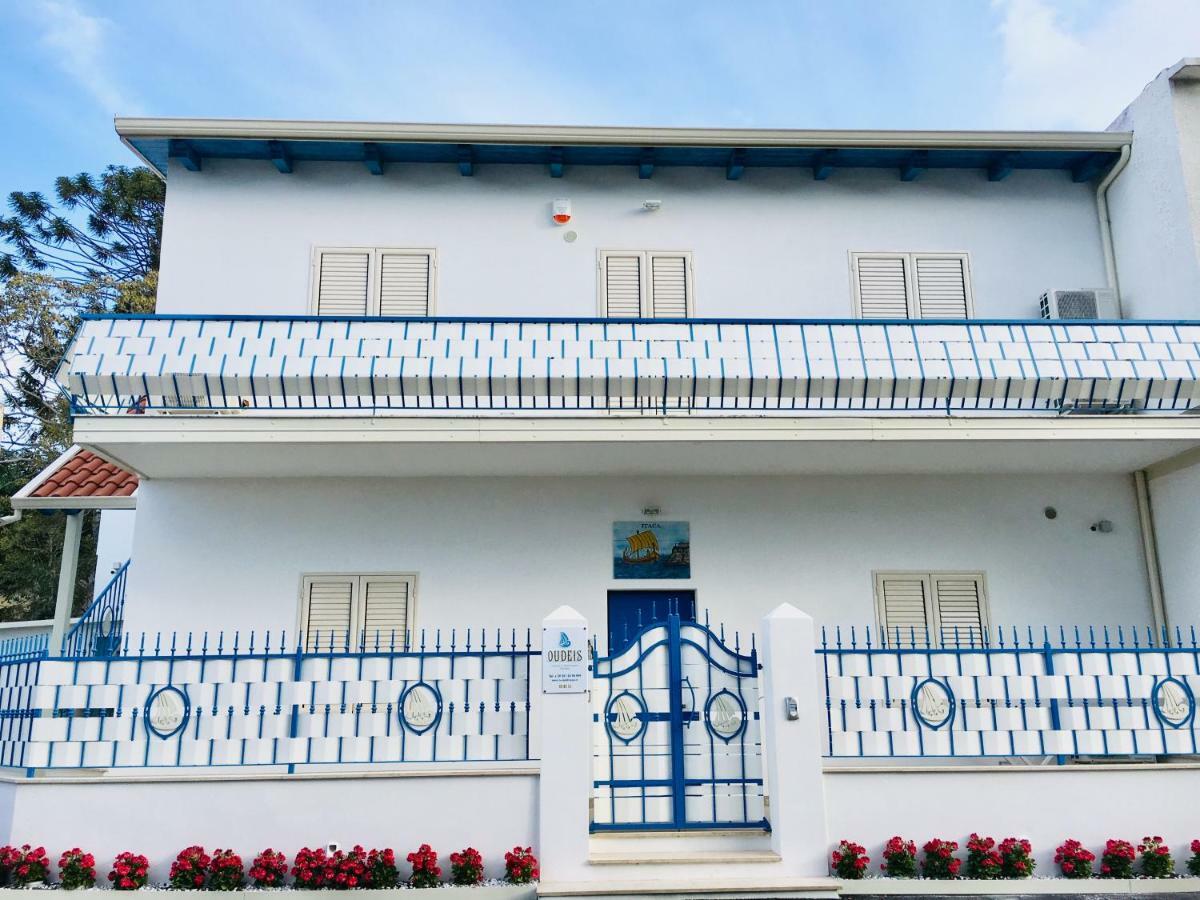 Oudeis Holidays Apartments トロペーア エクステリア 写真