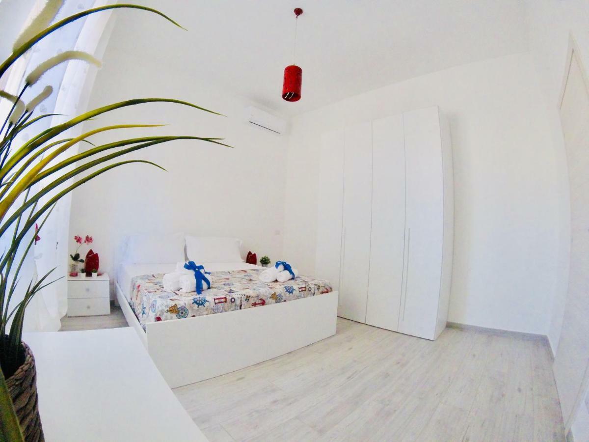 Oudeis Holidays Apartments トロペーア エクステリア 写真